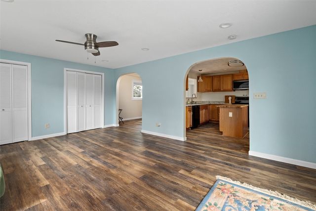 1925 NE 8th Avenue, Oak Harbor, WA 98277