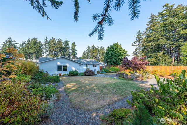 1925 NE 8th Avenue, Oak Harbor, WA 98277