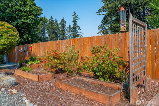 1925 NE 8th Avenue, Oak Harbor, WA 98277