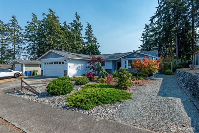 1925 NE 8th Avenue, Oak Harbor, WA 98277