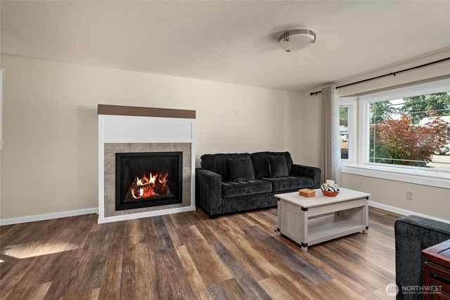 1925 NE 8th Avenue, Oak Harbor, WA 98277