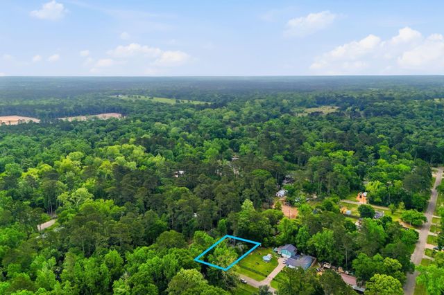 2-B Rollingwood Loop, Conroe, TX 77303