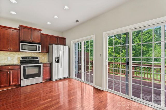 9768 Walkers Glen Drive NW, Concord, NC 28027