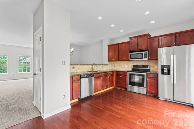 9768 Walkers Glen Drive NW, Concord, NC 28027