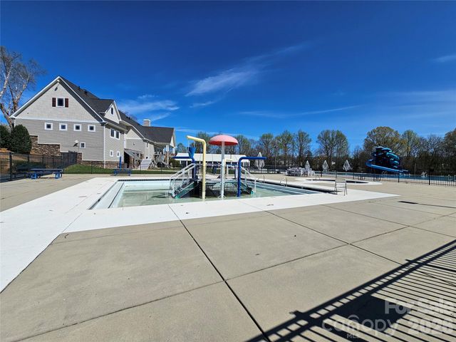 9768 Walkers Glen Drive NW, Concord, NC 28027