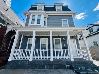 47-49 Walnut St 1 R, Boston, MA 02122
