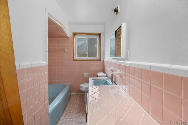 7282 Forrer Street, Detroit, MI 48228