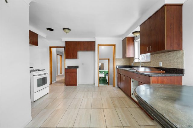 7282 Forrer Street, Detroit, MI 48228