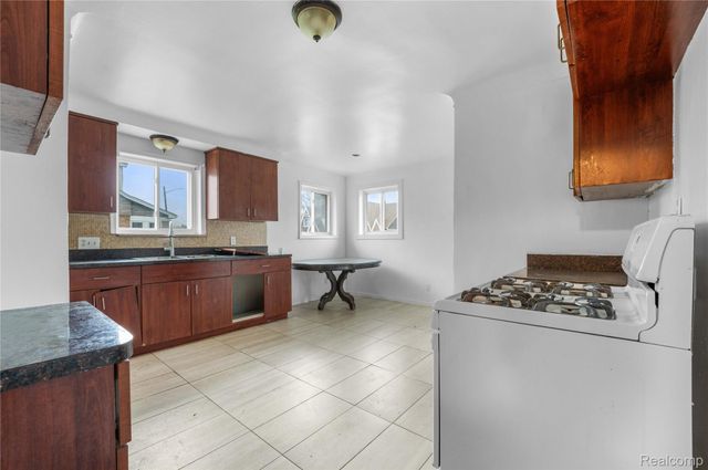 7282 Forrer Street, Detroit, MI 48228