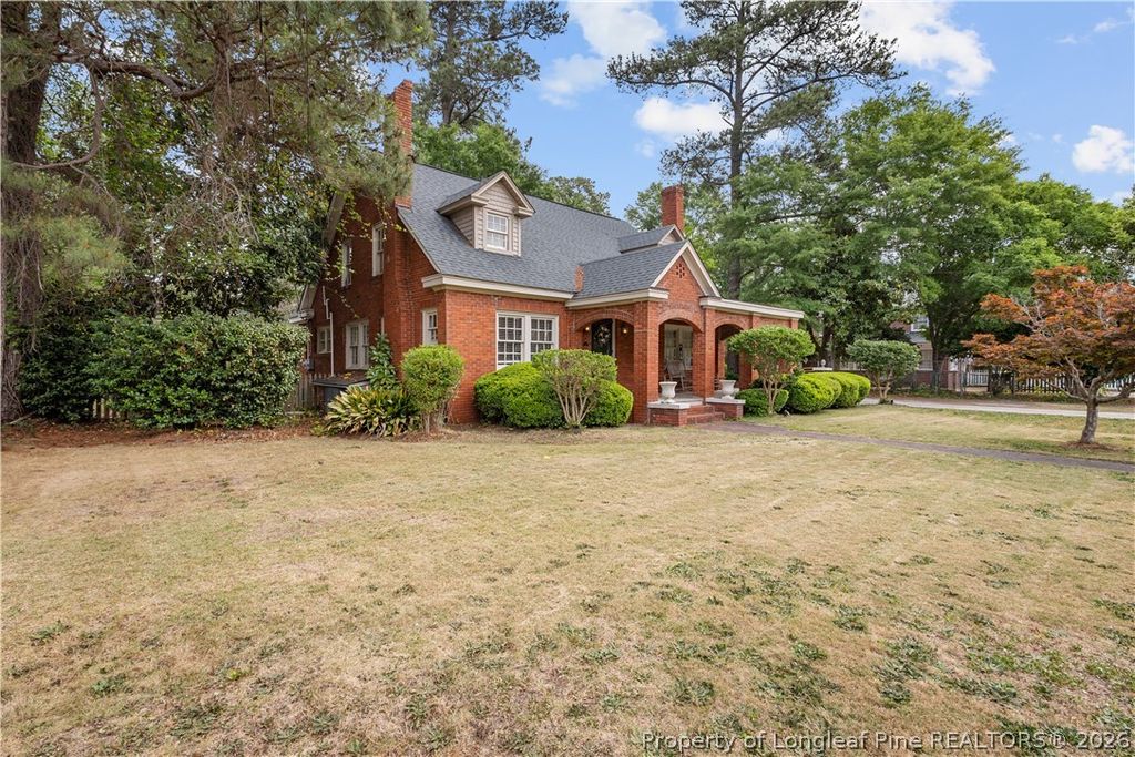 209 E 18th Street, Lumberton, NC 28358 — photo 2