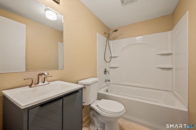 1581 Meriden Waterbury Turnpike 8, Southington, CT 06489