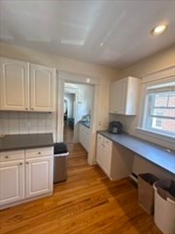 93 Lawton St. 1, Brookline, MA 02446