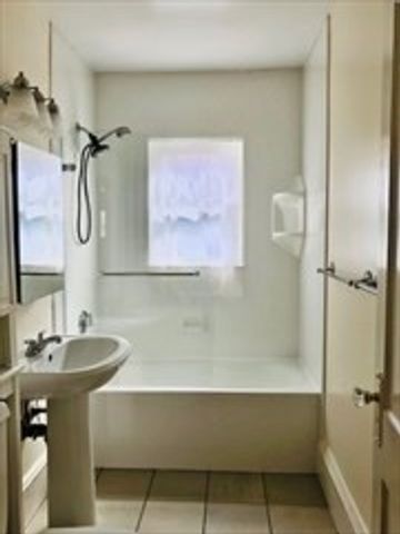 93 Lawton St. 1, Brookline, MA 02446
