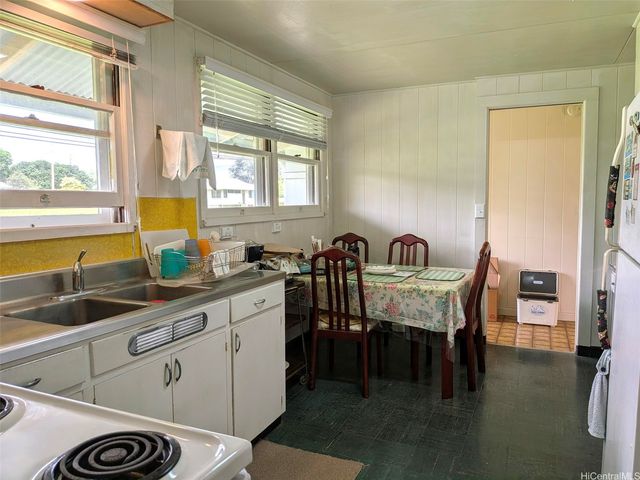 445 Iwalani Street, Hilo, HI 96720