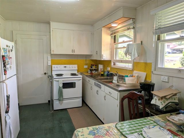 445 Iwalani Street, Hilo, HI 96720