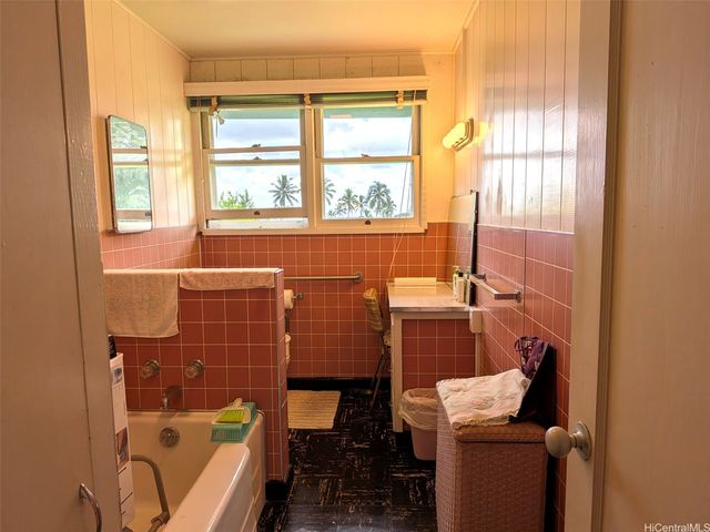445 Iwalani Street, Hilo, HI 96720