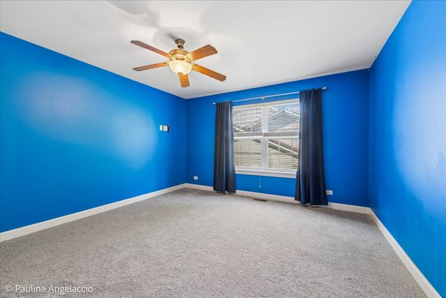 2401 Stonybrook Street, Wauconda, IL 60084
