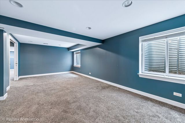 2401 Stonybrook Street, Wauconda, IL 60084