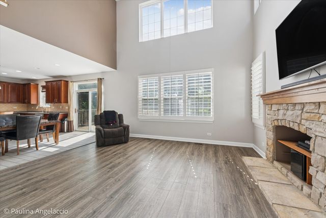 2401 Stonybrook Street, Wauconda, IL 60084