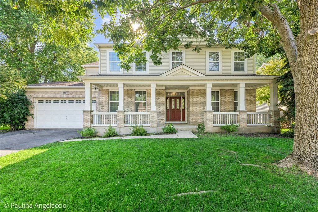 2401 Stonybrook Street, Wauconda, IL 60084