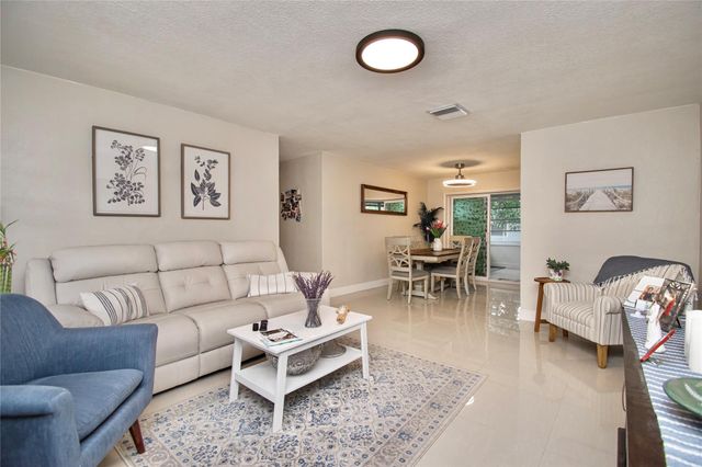 4944 NW 55th Street, Tamarac, FL 33319