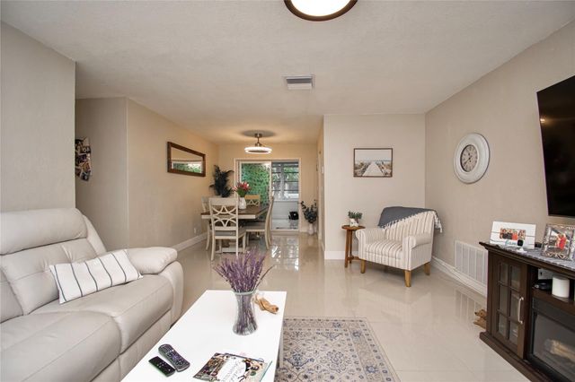 4944 NW 55th Street, Tamarac, FL 33319