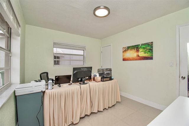 4944 NW 55th Street, Tamarac, FL 33319