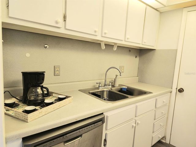 3249 BENEVA ROAD 204, Sarasota, FL 34232