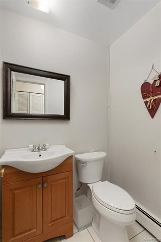 25376 Lyncastle Street, Farmington, MI 48336