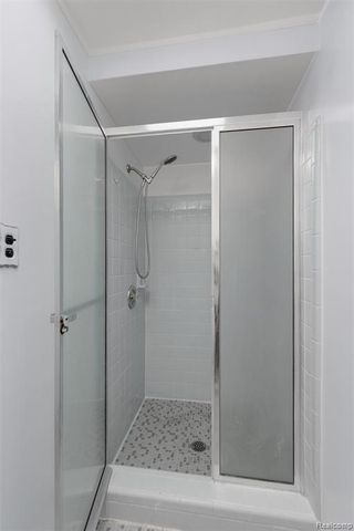 25376 Lyncastle Street, Farmington, MI 48336