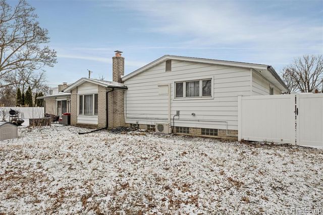 25376 Lyncastle Street, Farmington, MI 48336