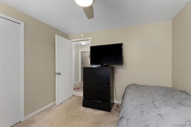 25376 Lyncastle Street, Farmington, MI 48336