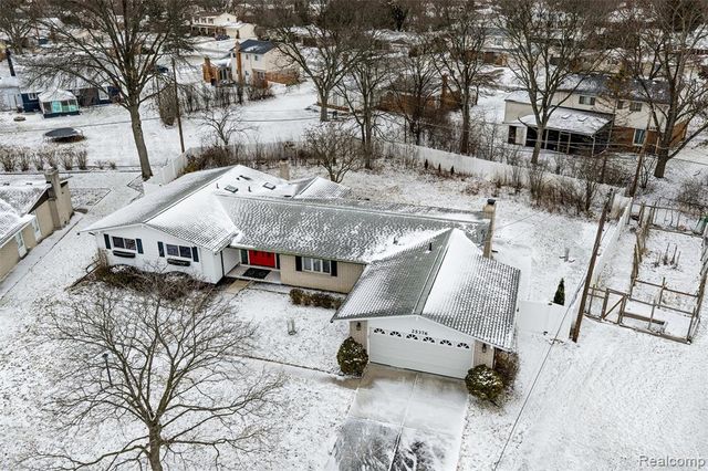 25376 Lyncastle Street, Farmington, MI 48336