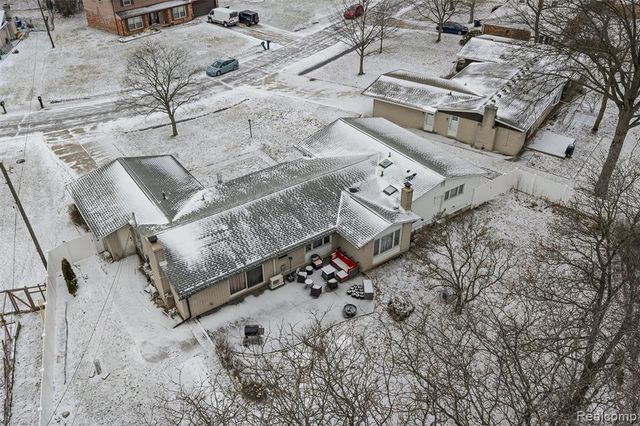 25376 Lyncastle Street, Farmington, MI 48336