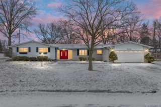 25376 Lyncastle Street, Farmington, MI 48336