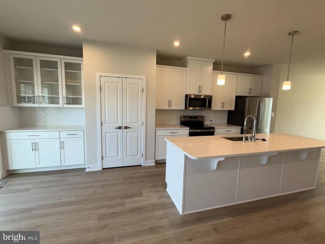 9193 EDENDERRY DR, Fredericksburg, VA 22408