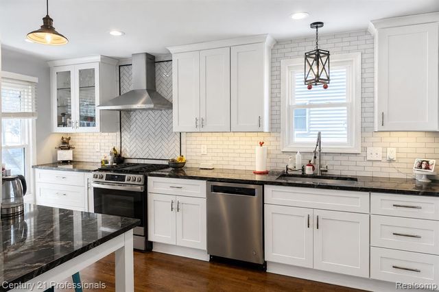 1246 West Boulevard, Berkley, MI 48072