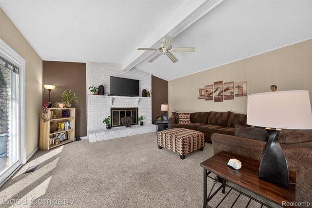 39423 Baroque Boulevard, Clinton Charter Township, MI 48038