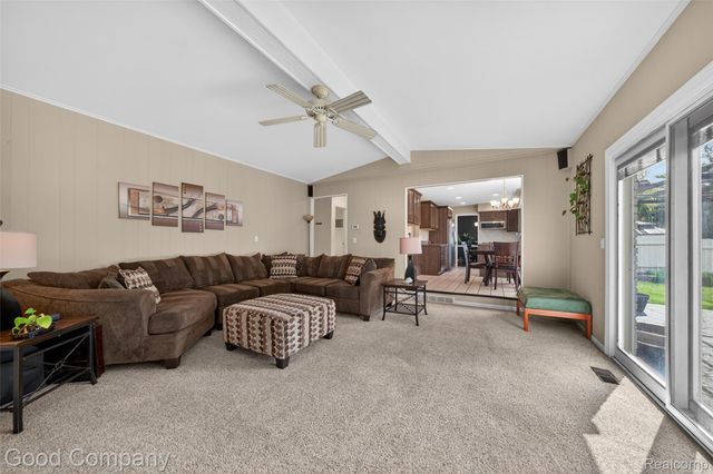 39423 Baroque Boulevard, Clinton Charter Township, MI 48038