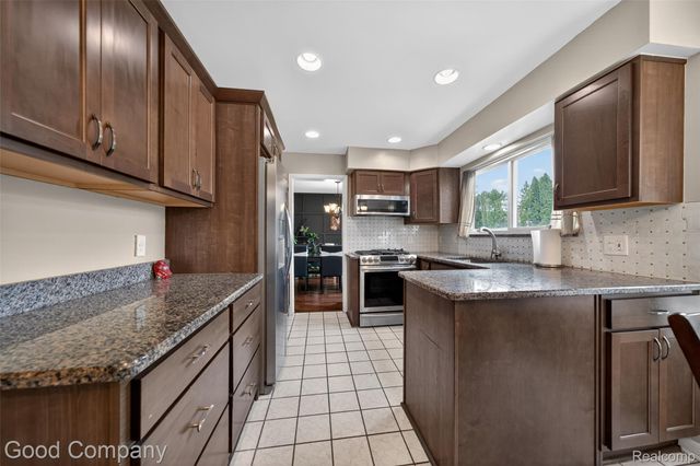 39423 Baroque Boulevard, Clinton Charter Township, MI 48038