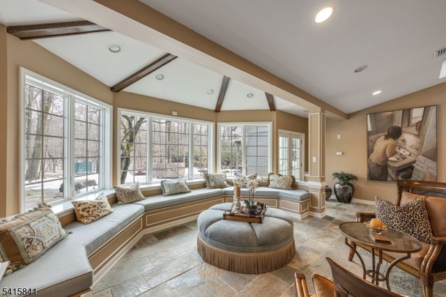 8 White Pine Rd, Upper Saddle River Boro, NJ 07458