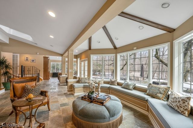 8 White Pine Rd, Upper Saddle River Boro, NJ 07458