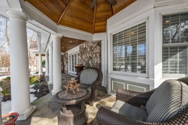 8 White Pine Rd, Upper Saddle River Boro, NJ 07458