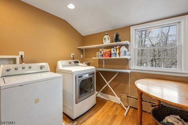 8 White Pine Rd, Upper Saddle River Boro, NJ 07458