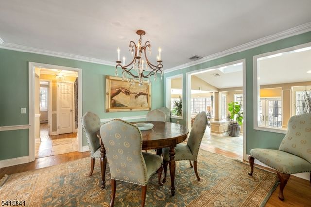 8 White Pine Rd, Upper Saddle River Boro, NJ 07458