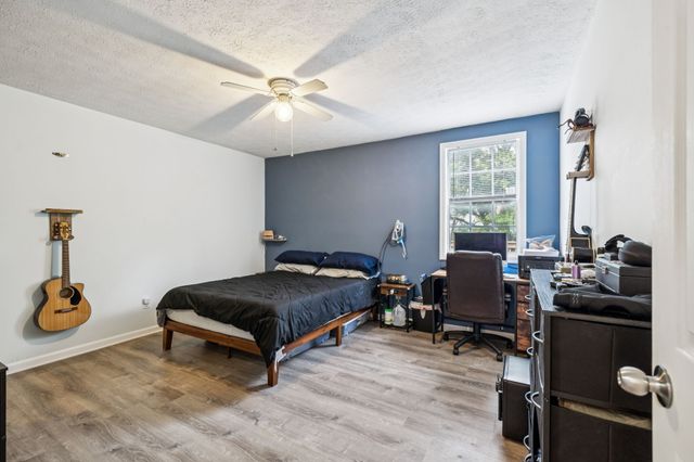 126 Five Oaks Dr, Nashville, TN 37217