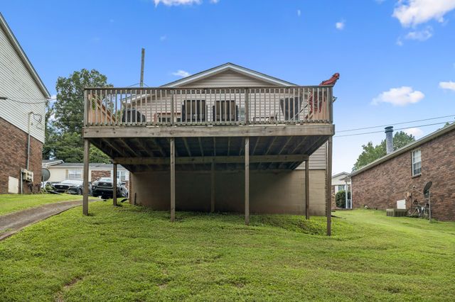 126 Five Oaks Dr, Nashville, TN 37217
