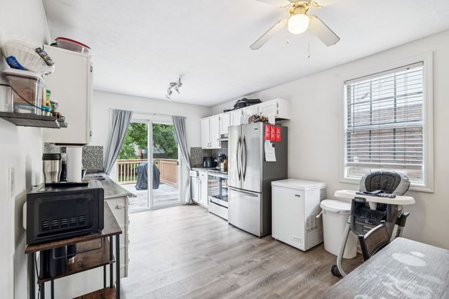126 Five Oaks Dr, Nashville, TN 37217