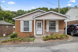 126 Five Oaks Dr, Nashville, TN 37217