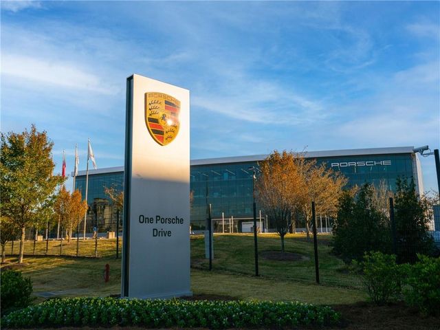 3307 Stillwood Drive, Hapeville, GA 30354